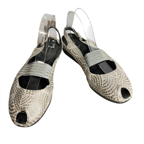 Thierry Rabotin Silver Patterned Peep Toe Flats - Picture 4 of 11